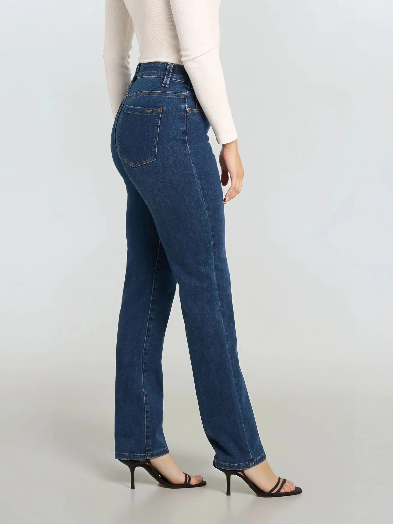 Jeans droits New Gigi – LOIS Jeans droits New Gigi – LOIS