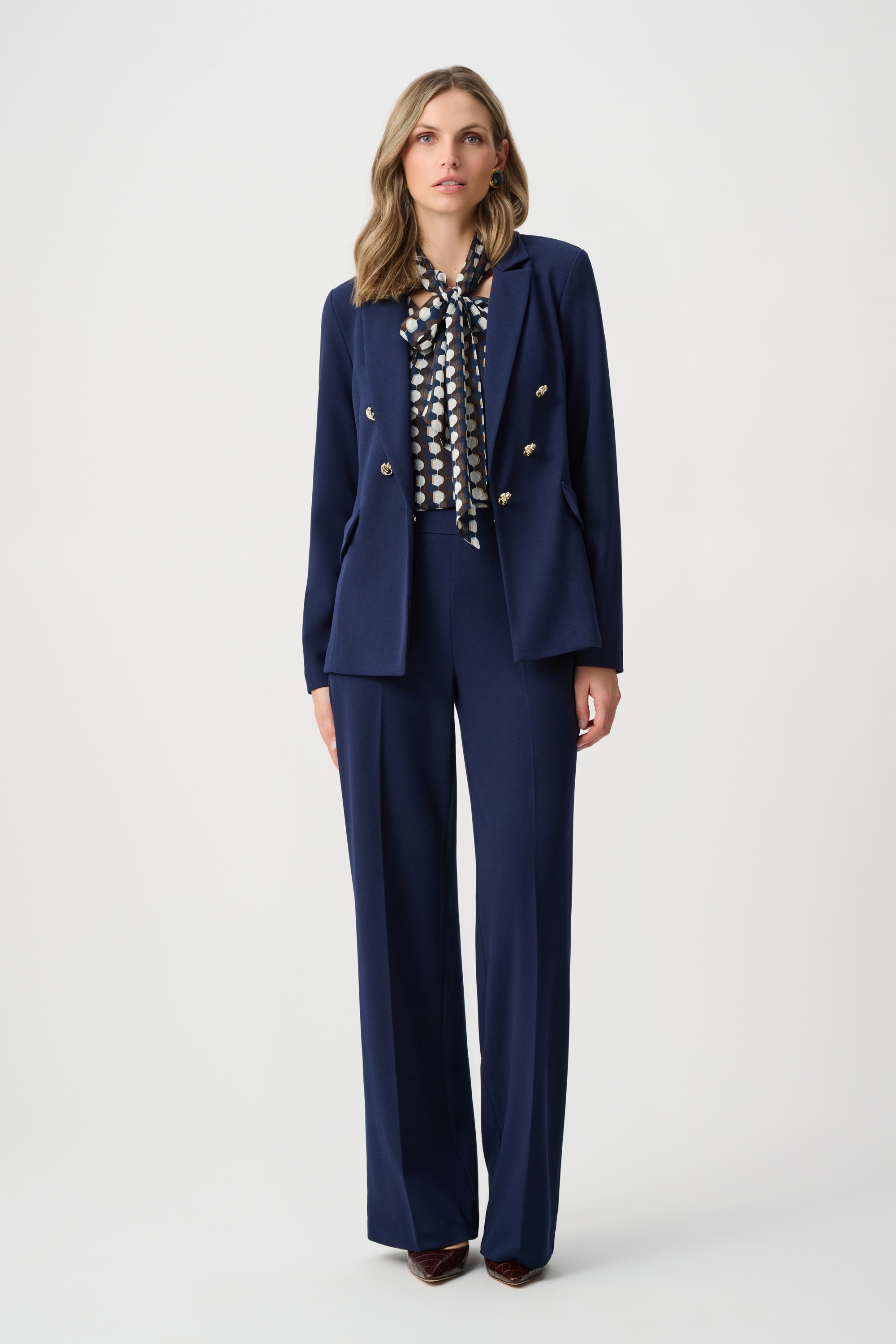 Pantalon jambe large scuba – JOSEPH RIBKOFF Pantalon jambe large scuba – JOSEPH RIBKOFF