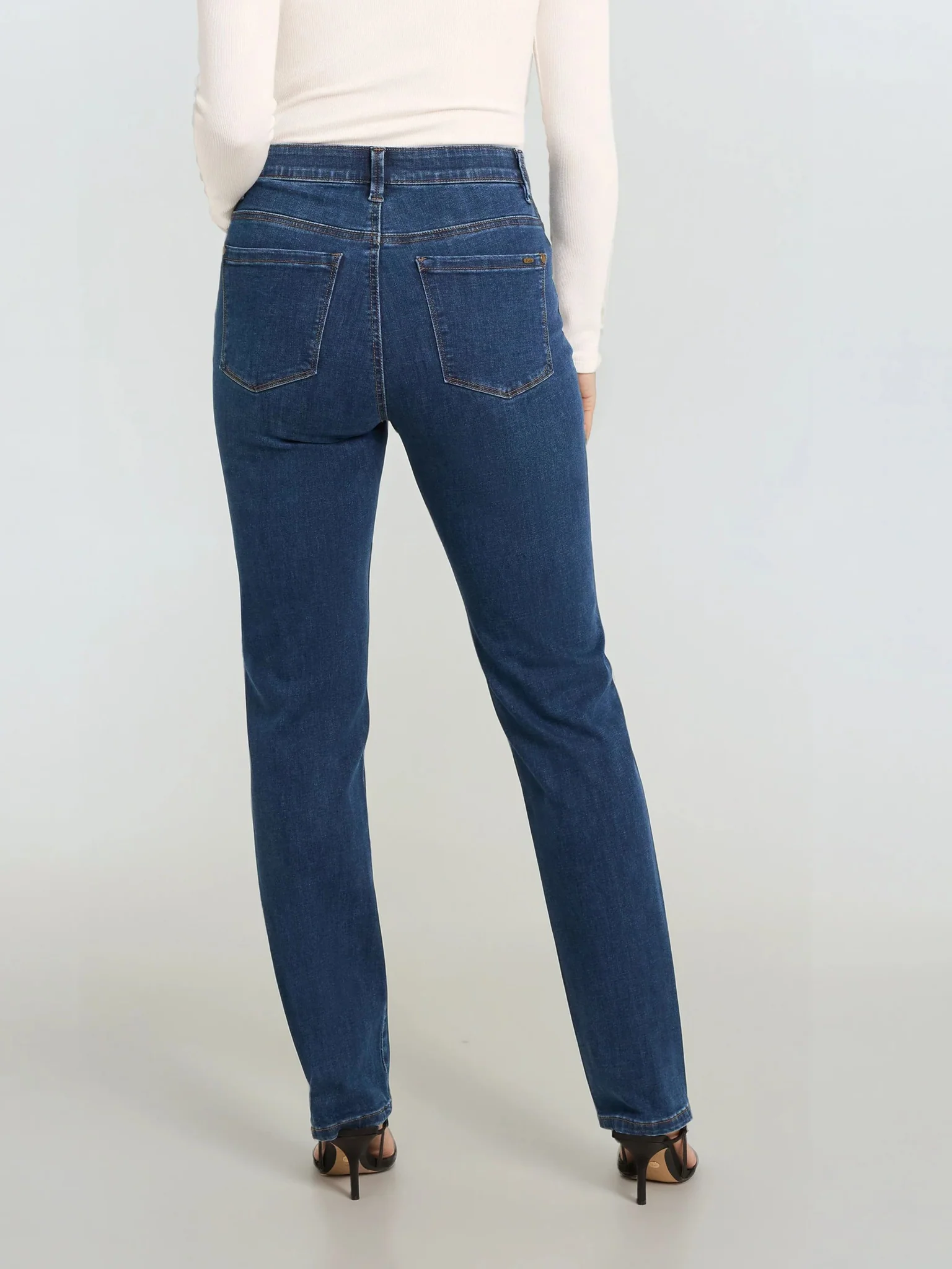 Jeans droits New Gigi – LOIS Jeans droits New Gigi – LOIS