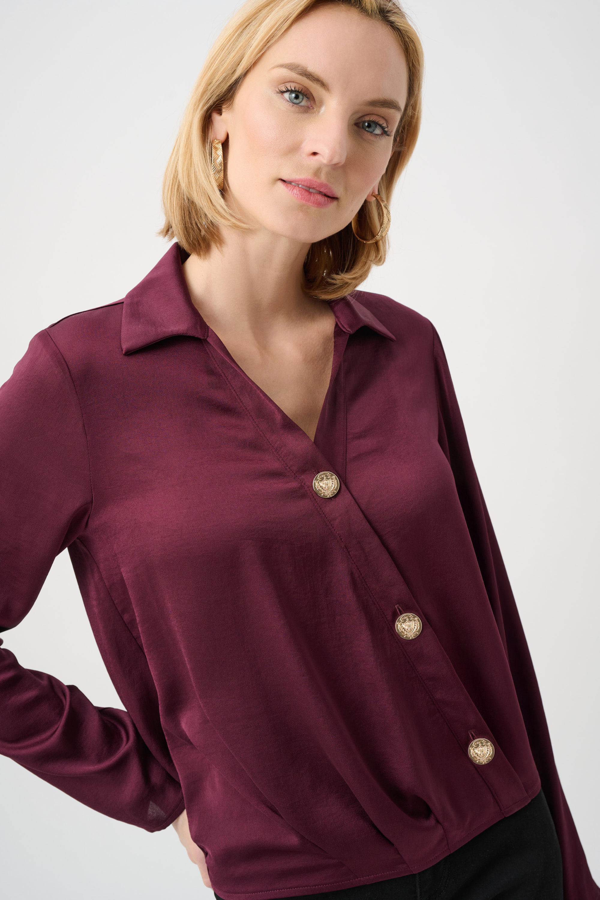 Blouse col en V – JOSEPH RIBKOFF Blouse col en V – JOSEPH RIBKOFF