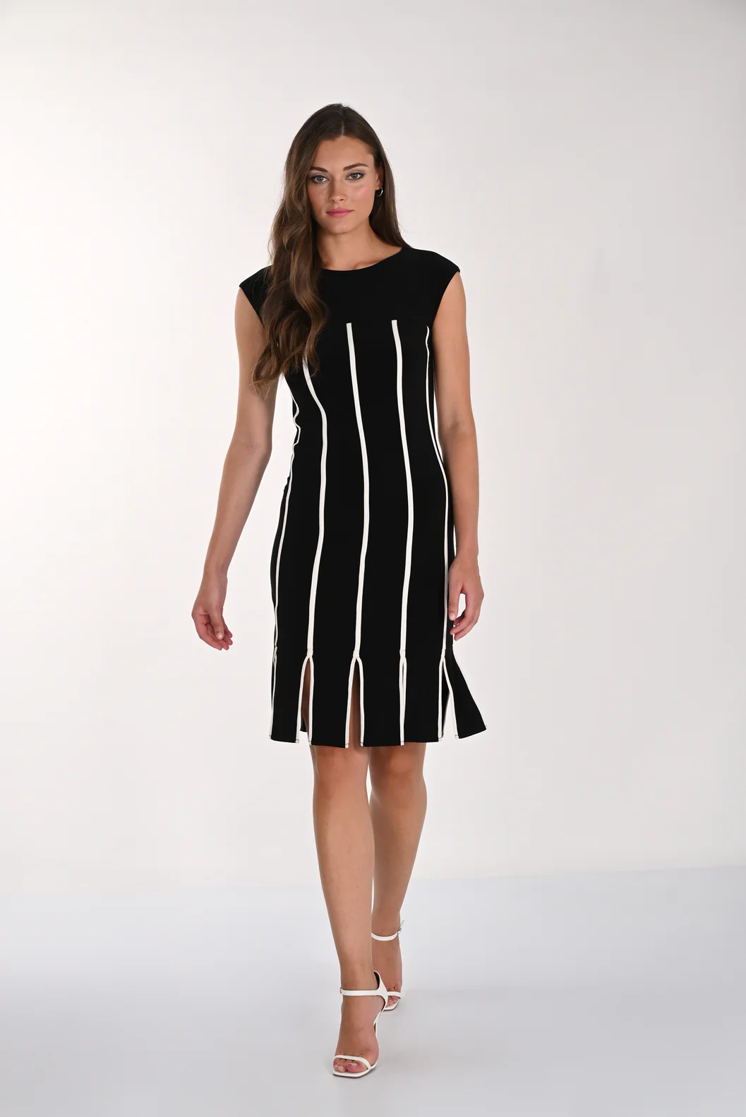 Robe raffinée – FRANK LYMAN - 261009 - Frank Lyman Robe raffinée – FRANK LYMAN - 261009 - Frank Lyman
