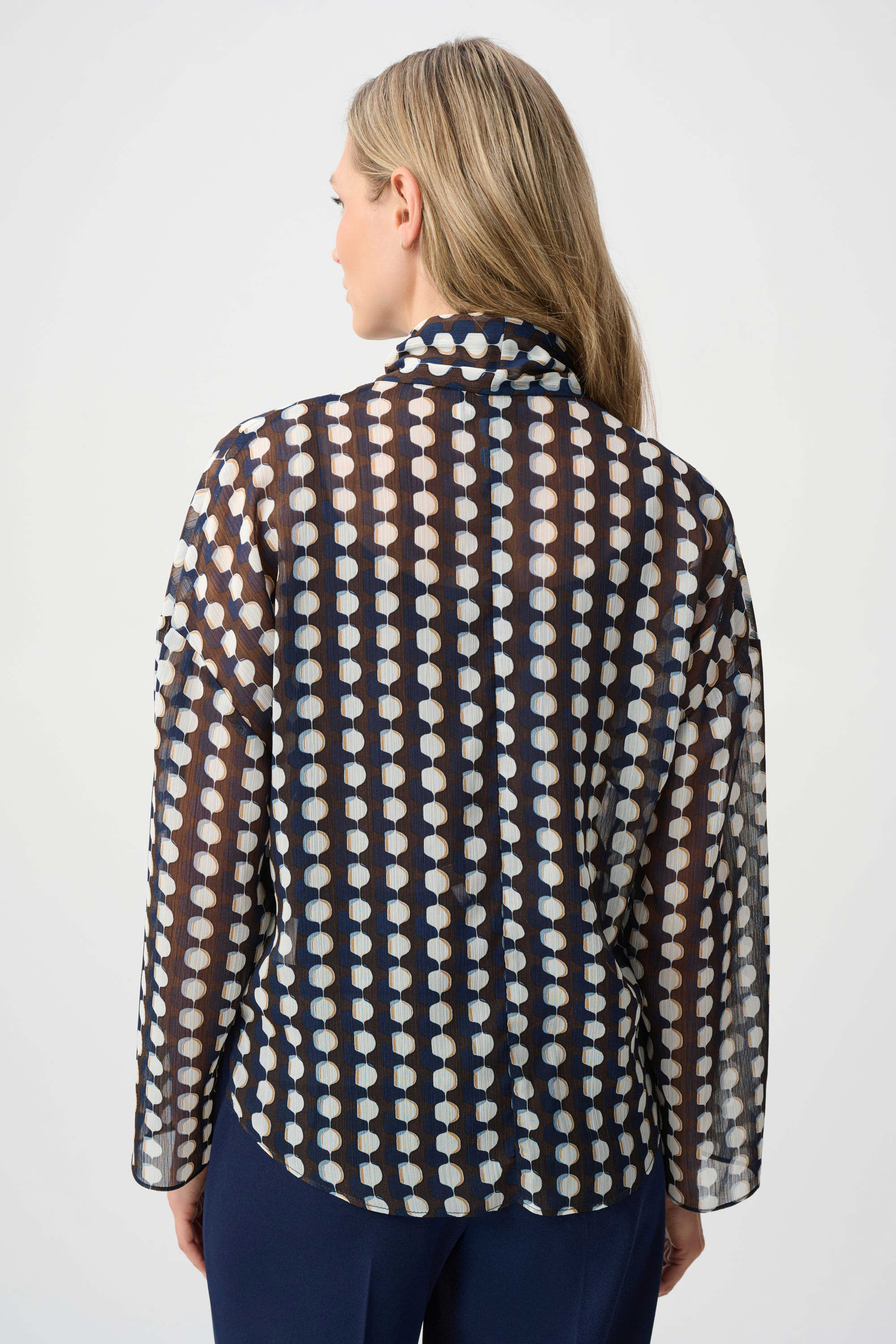Blouse à col noué – JOSEPH RIBKOFF Blouse à col noué – JOSEPH RIBKOFF