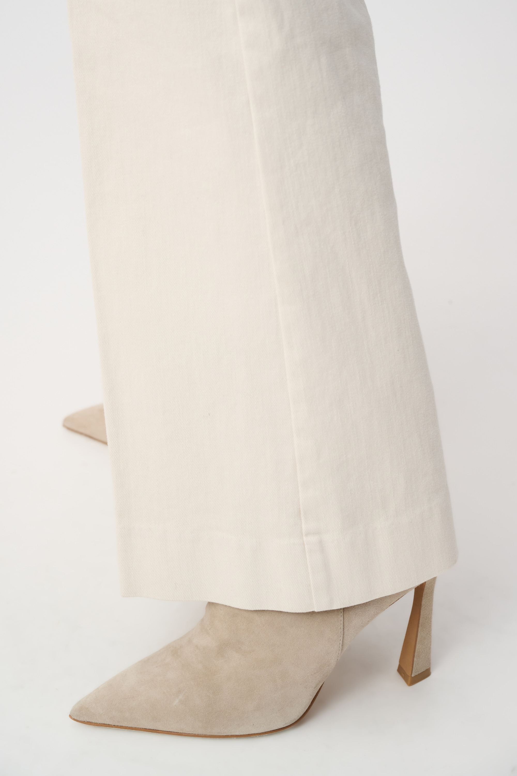 Jeans large Chloe taille haute – JOSEPH RIBKOFF Jeans large Chloe taille haute – JOSEPH RIBKOFF
