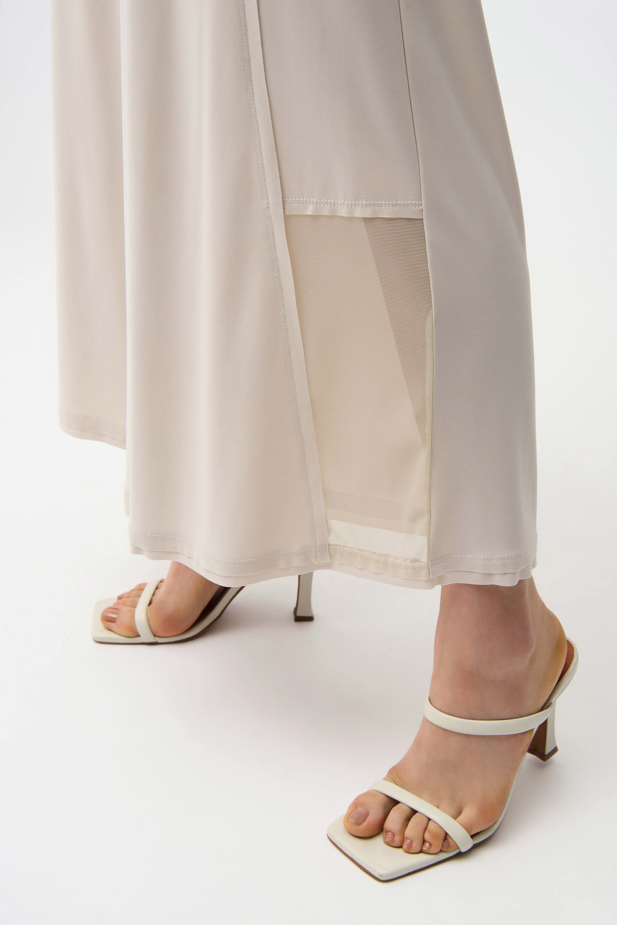 Ensemble chic à col rond et pantalon large avec filet – JOSEPH RIBKOFF Ensemble chic à col rond et pantalon large avec filet – JOSEPH RIBKOFF
