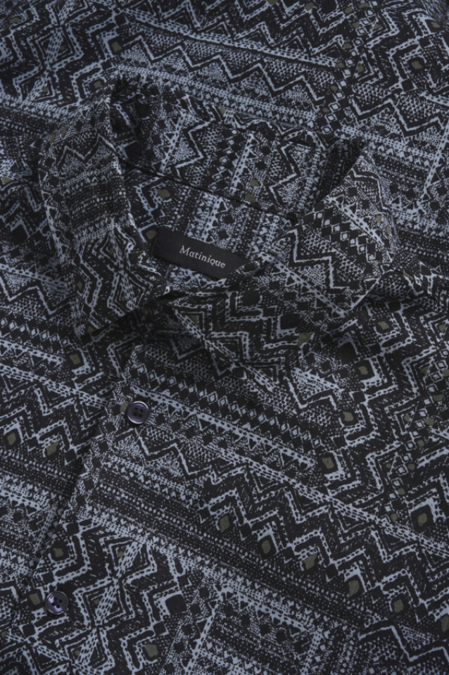 Chemise Klampo Élégante – MATINIQUE Chemise Klampo Élégante – MATINIQUE