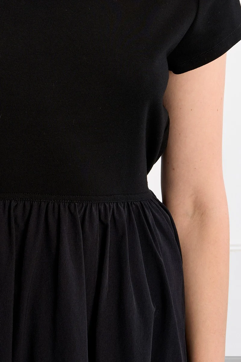 Robe courte élégante – MOLLY BRACKEN