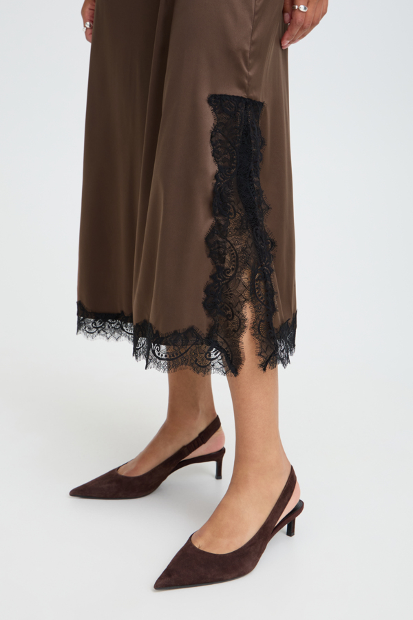 Robe Lippy – B.YOUNG