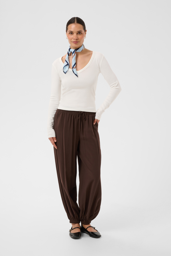 T-shirt Liddy col V – KAFFE