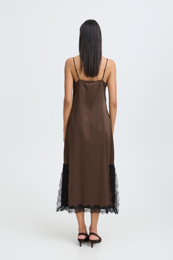 Robe Lippy – B.YOUNG