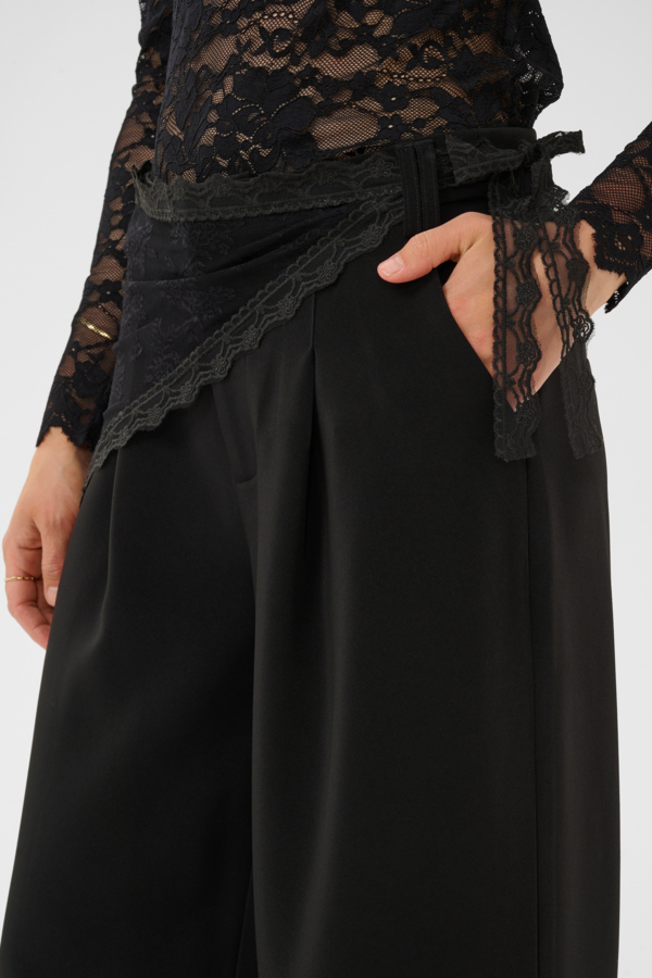 Pantalon ceinturé Bine – CREAM