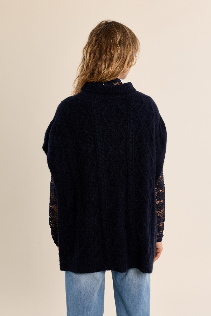Poncho doux en tricot – MOLLY BRACKEN