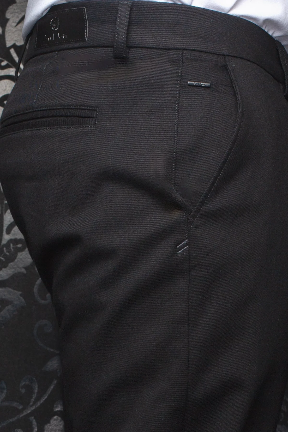 Pantalon élégant KRELL – AU NOIR