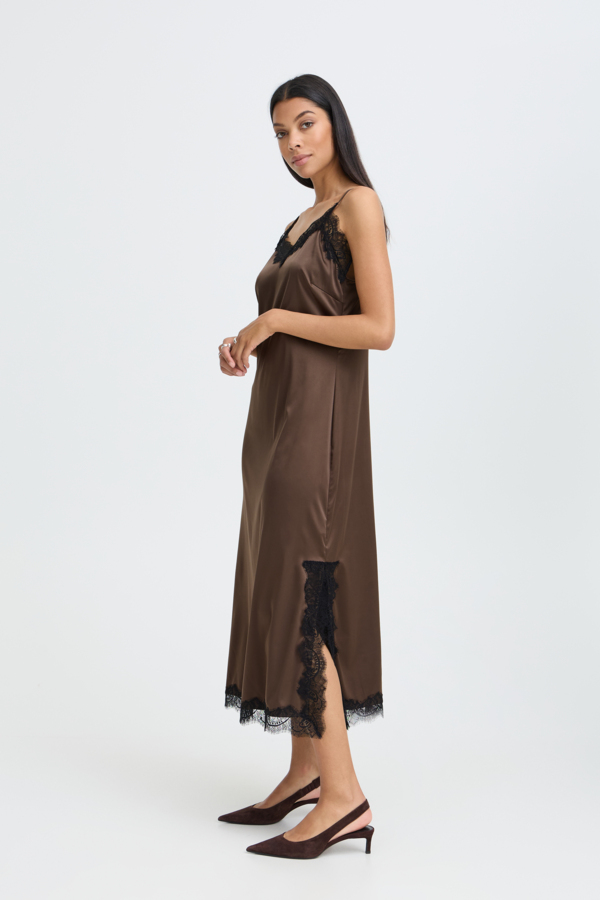Robe Lippy – B.YOUNG