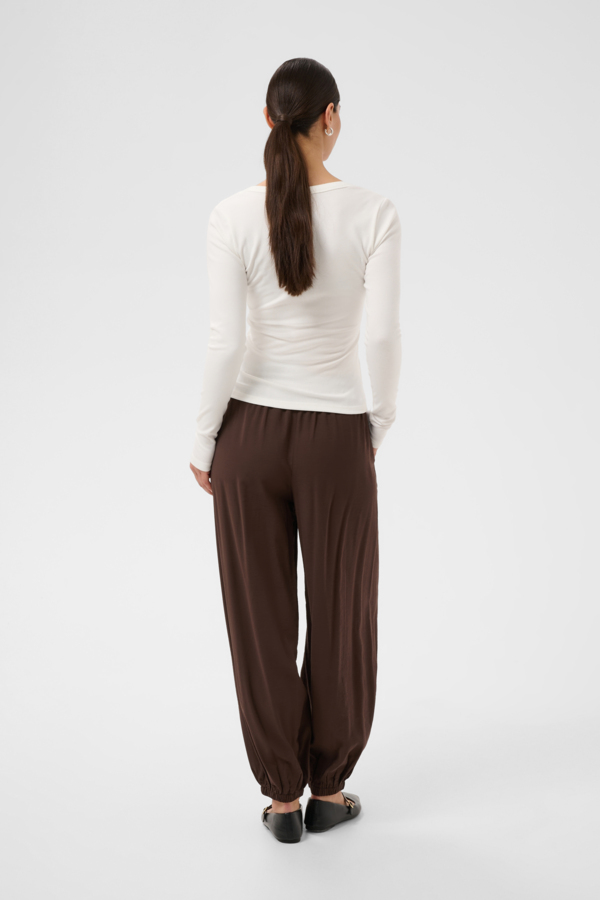 T-shirt Liddy col V – KAFFE