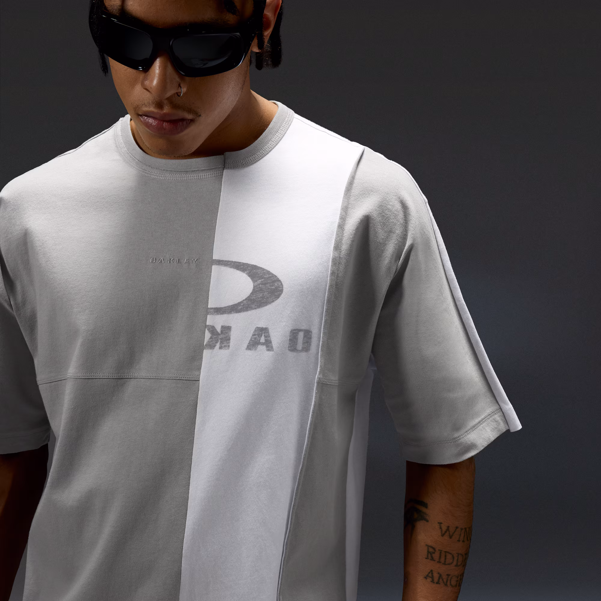 T-shirt Reserve Momento – OAKLEY