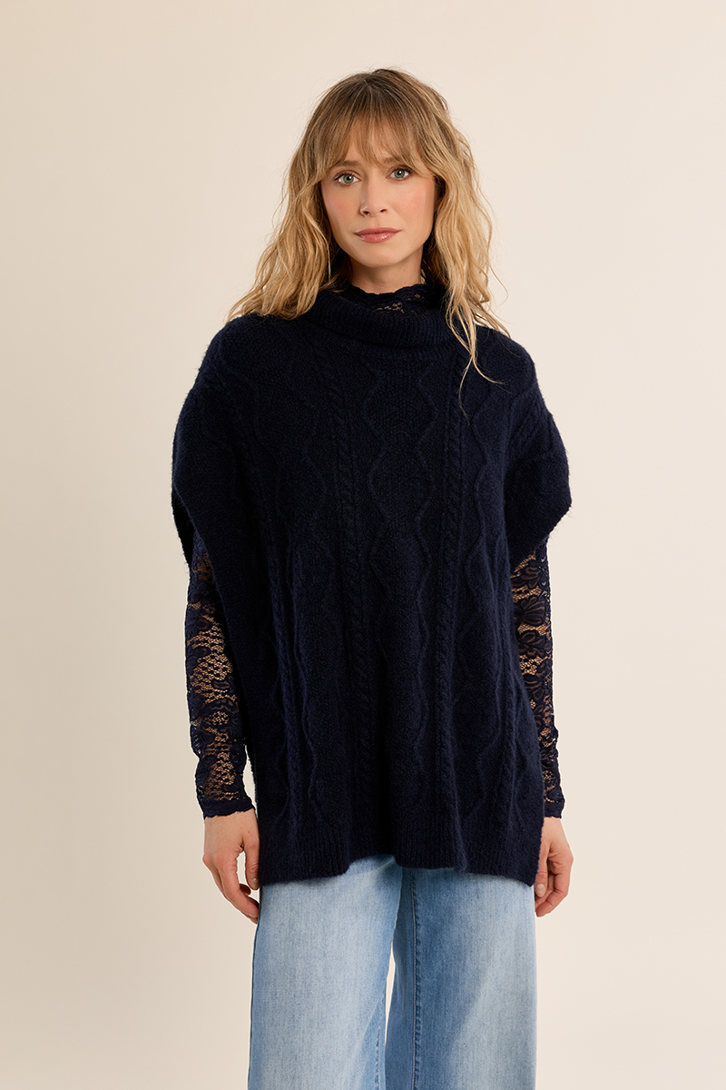 Poncho doux en tricot – MOLLY BRACKEN