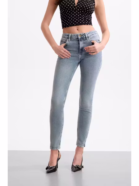 Jean Marilyn Anniversaire – GUESS - W6YAJSD2310 - Guess