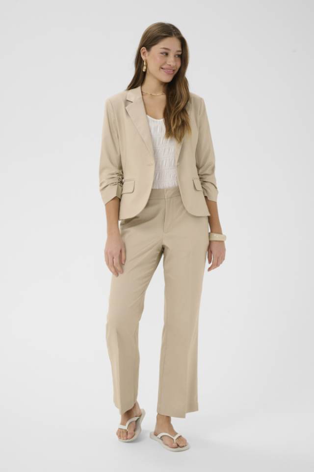 Veston court Gia – CREAM