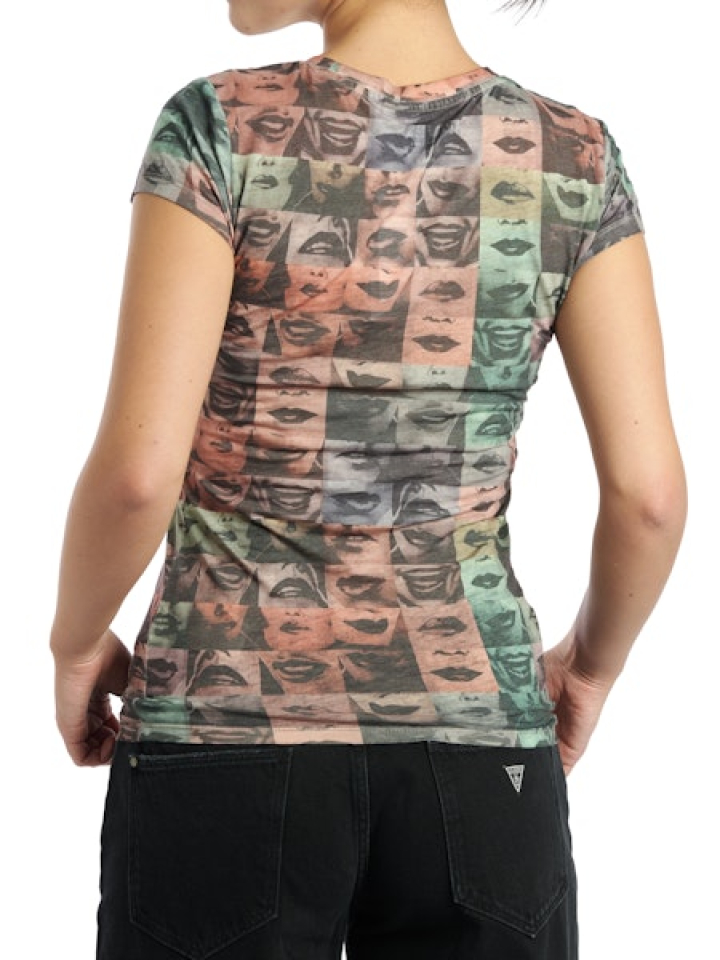 T-shirt Lips and Chess – GUESS