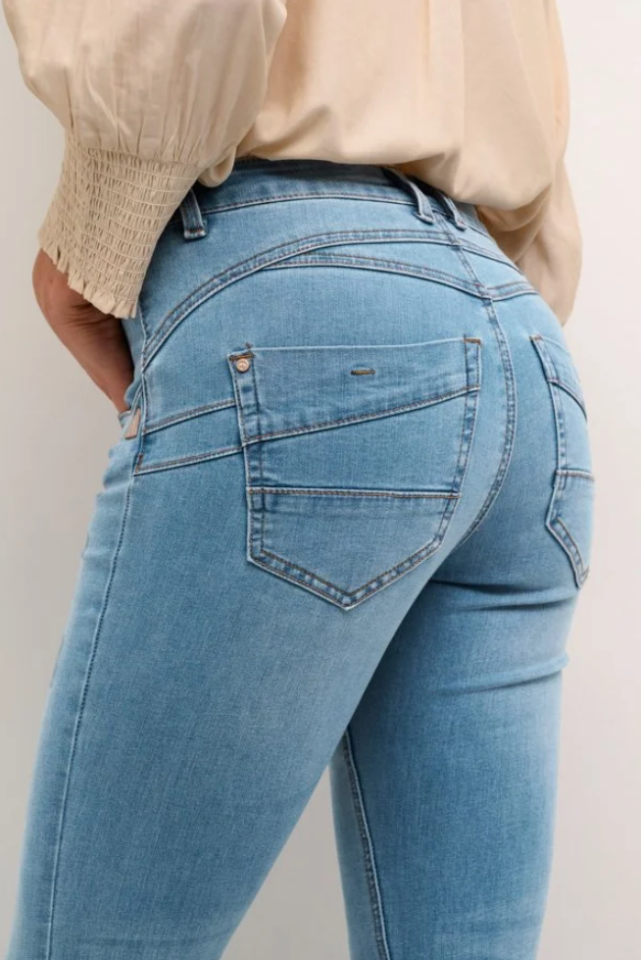 Jean Amelie coupe bootcut – CREAM