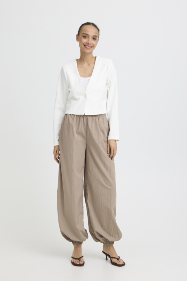 Veston Rizetta écourtée – B.YOUNG