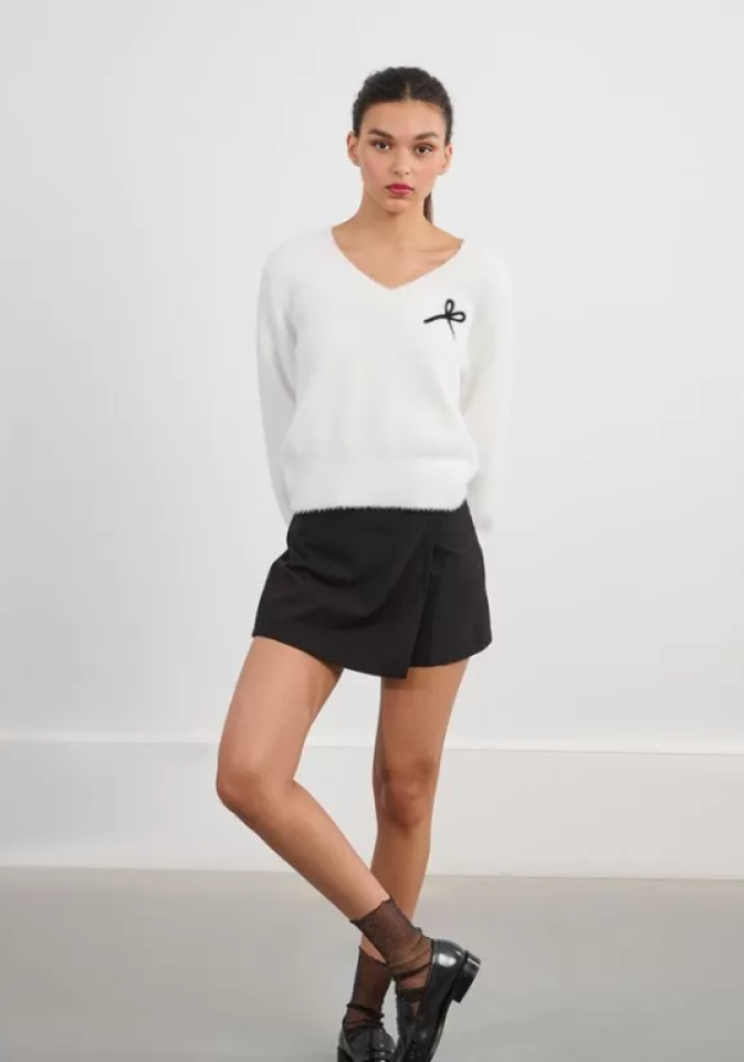 Pull fluffy orné d’un nœud – MOLLY BRACKEN